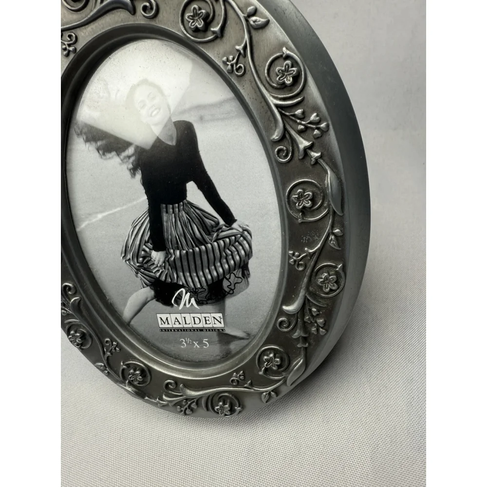 Malden Pewter Ornate Floral Oval Picture Photo Frame 3.5” x 5” Easel Back